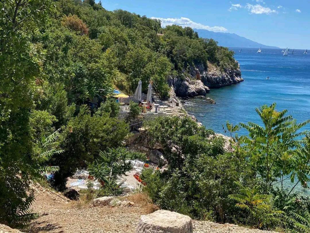 Appartamento Mirjam Novi Vinodolski Esterno foto